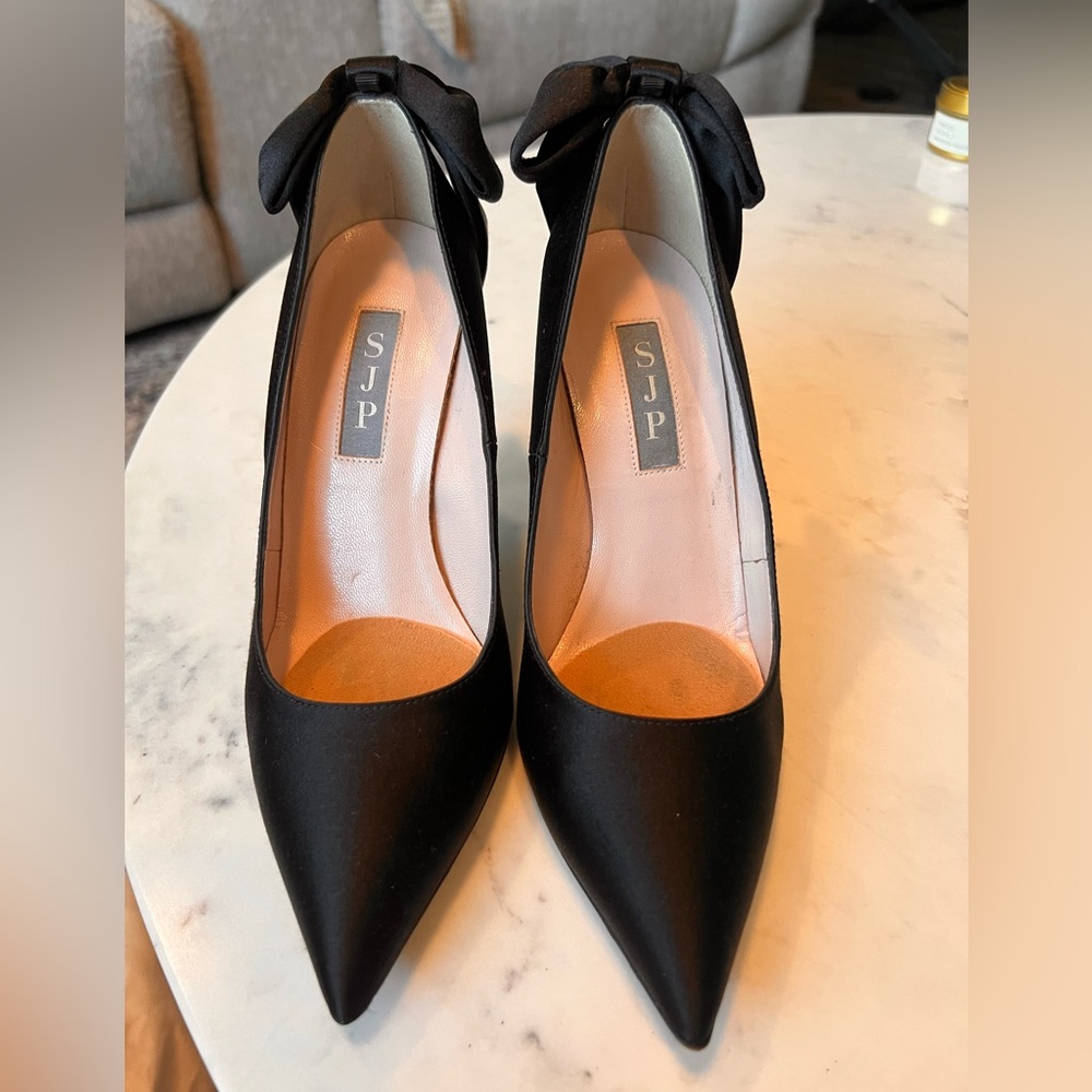 Sarah Jessica Parker (SJP) black satin heels with bow 35 1/2 -1x wear!
